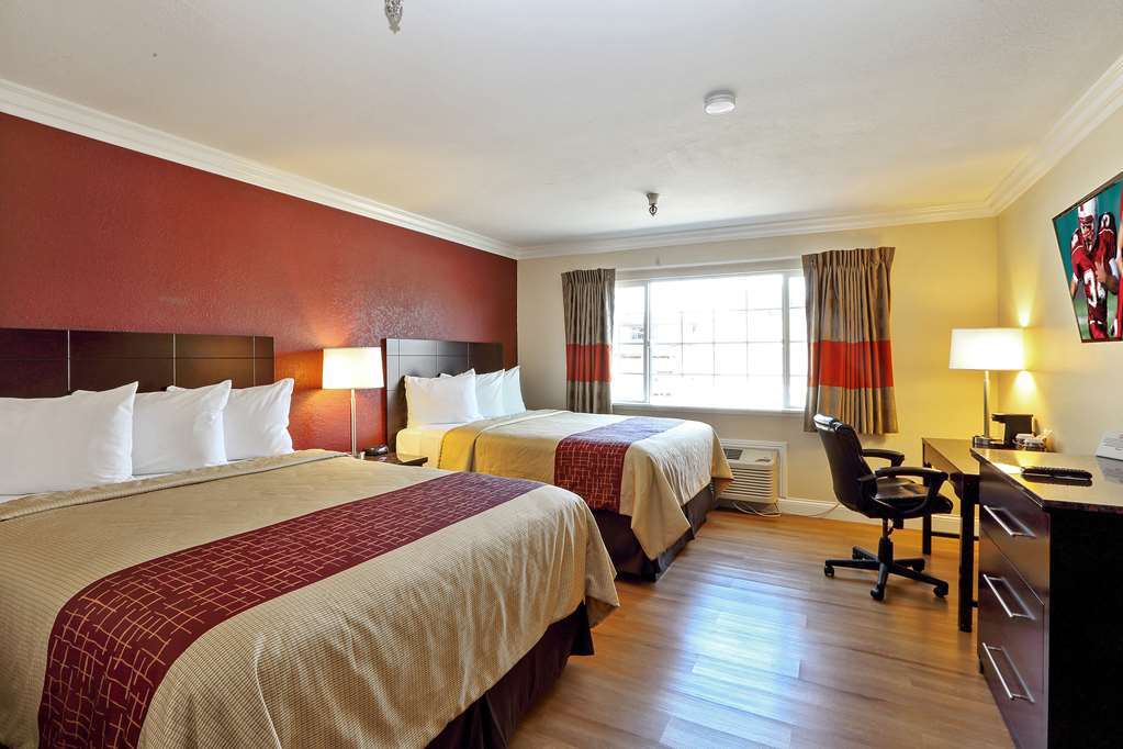 Red Roof Inn & Suites Monterey Room photo